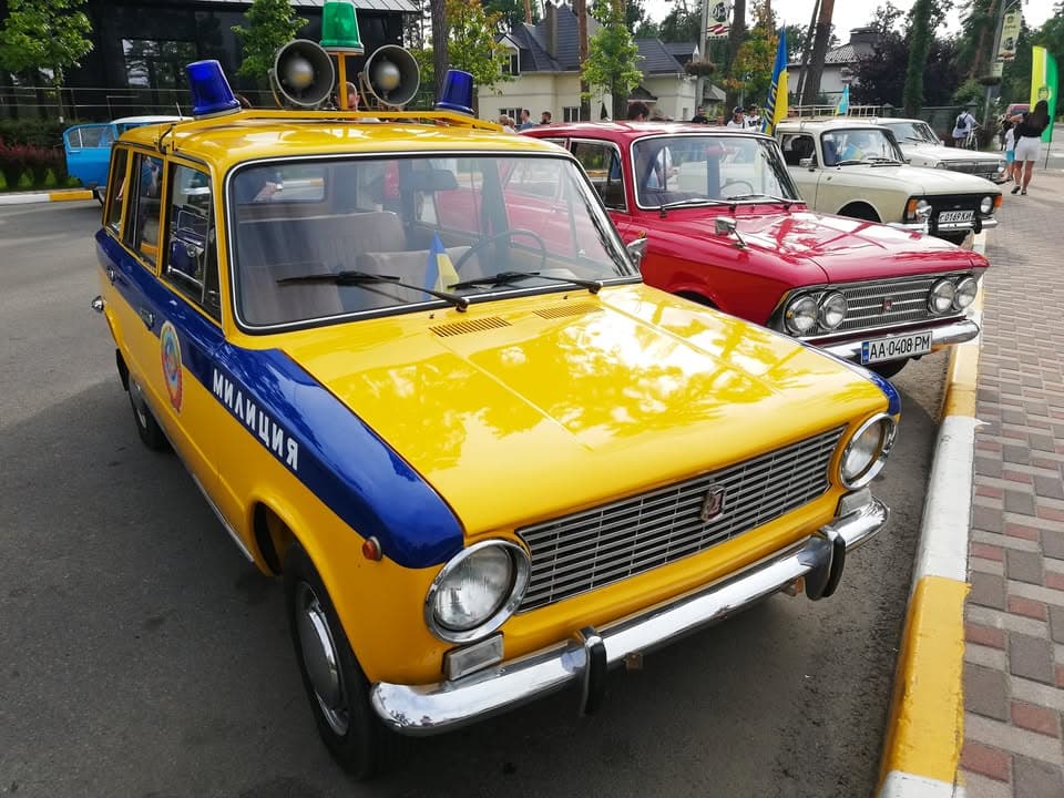 Київською областю проїхали десятки ретро автівок - 2