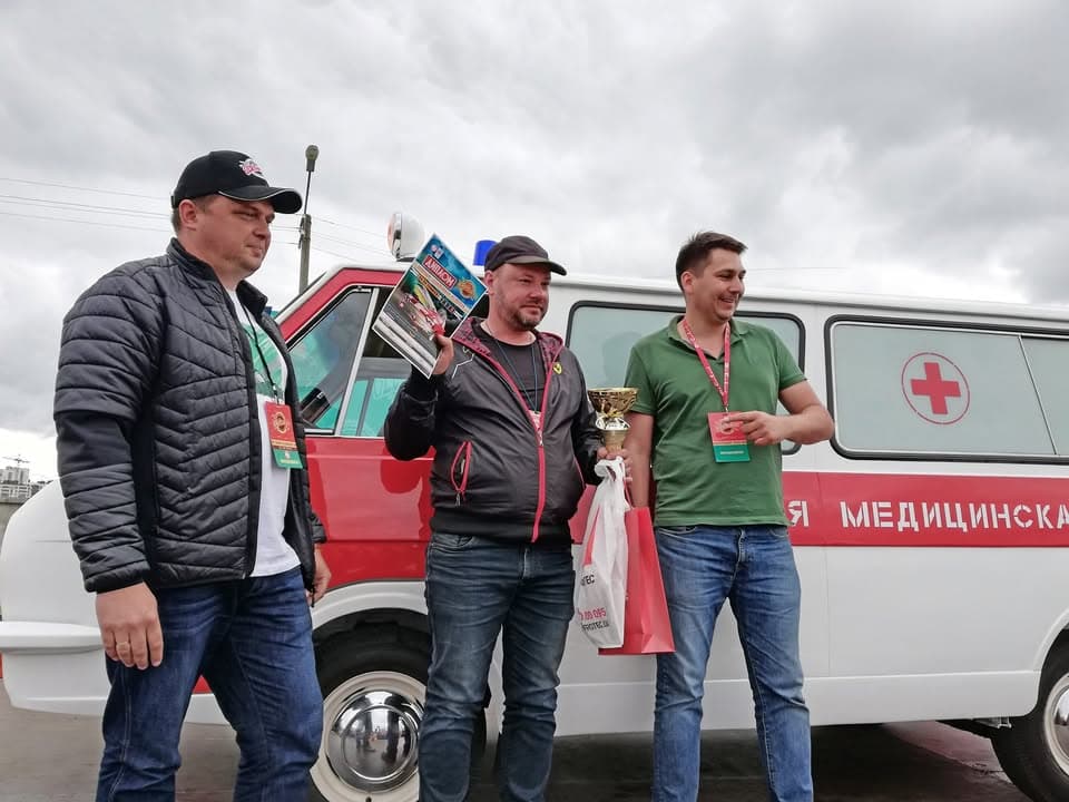 Вчора учасники провели останній день на найбільшому технічному фестивалі, В цю неділю Український автомобільний клуб проводжав наймасштабніший за багато місяців захід з ретро технікою - 2