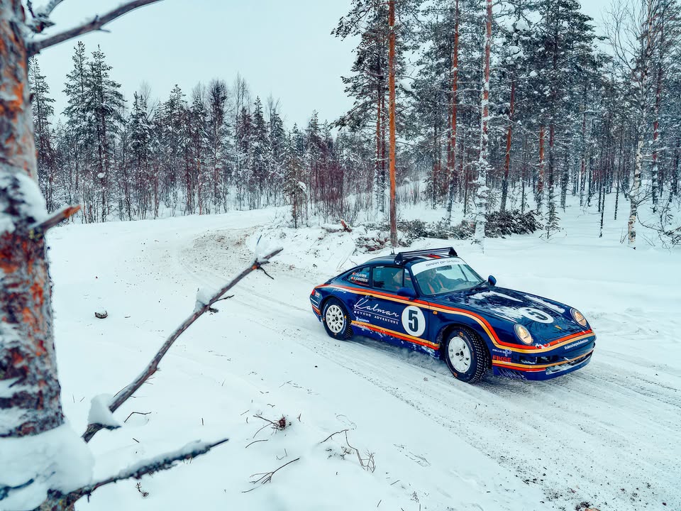 Класичні Porsche 911 вирушили в арктичне ралі Подорож на ретрокарах до Лапландії 🇫🇮 влаштувала компанія Kalmar Beyond Adventure, спеціалісти якої "кастомізують" класичні та сучасні "Порше" для екстримальної їзди,… - 3
