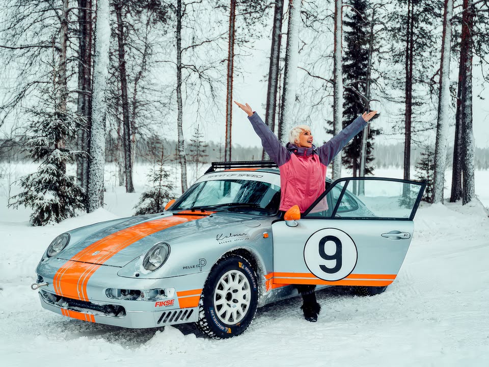 Класичні Porsche 911 вирушили в арктичне ралі Подорож на ретрокарах до Лапландії 🇫🇮 влаштувала компанія Kalmar Beyond Adventure, спеціалісти якої "кастомізують" класичні та сучасні "Порше" для екстримальної їзди,… - 6
