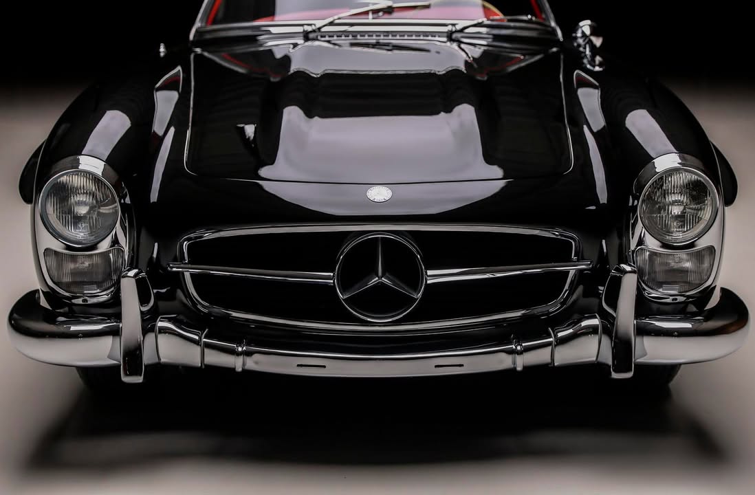 Неймовірно цінний Mercedes-Benz 300 SL “родстер” продадуть на аукціоні Вишуканий екземпляр виставлений без резерву на аукціоні Worldwide Auctioneers, який відбудеться 26 січня в 🇸 США 300 SL - бажана модель для… - 4