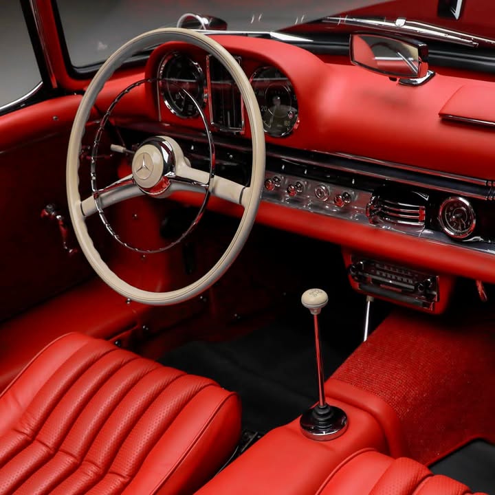 Неймовірно цінний Mercedes-Benz 300 SL “родстер” продадуть на аукціоні Вишуканий екземпляр виставлений без резерву на аукціоні Worldwide Auctioneers, який відбудеться 26 січня в 🇸 США 300 SL - бажана модель для… - 7