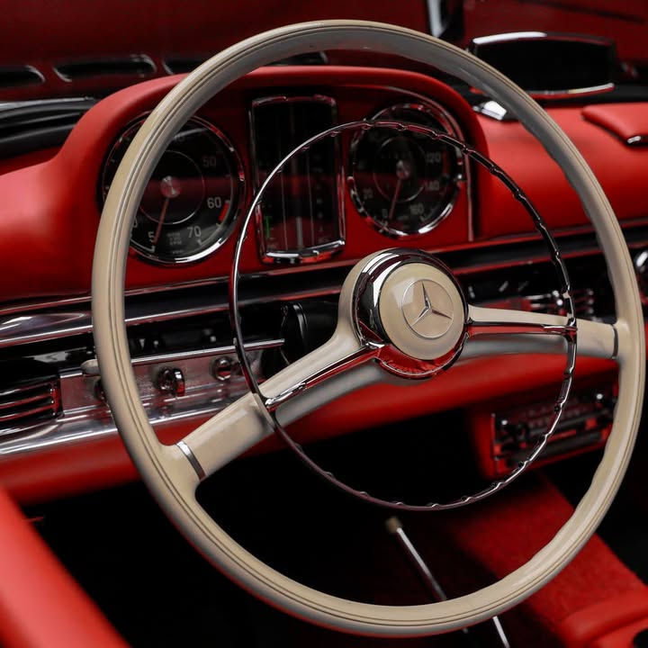 Неймовірно цінний Mercedes-Benz 300 SL “родстер” продадуть на аукціоні Вишуканий екземпляр виставлений без резерву на аукціоні Worldwide Auctioneers, який відбудеться 26 січня в 🇸 США 300 SL - бажана модель для… - 11