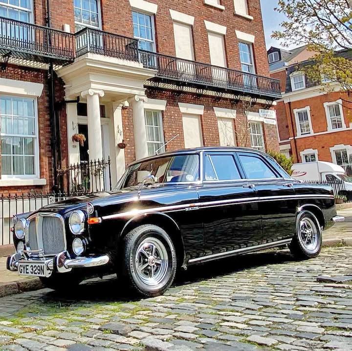На аукціоні продадуть Rover P5 1973, автомобіль який возив Маргарет Тетчер Дана машина буквально привезла “Залізну леді” до влади - 2