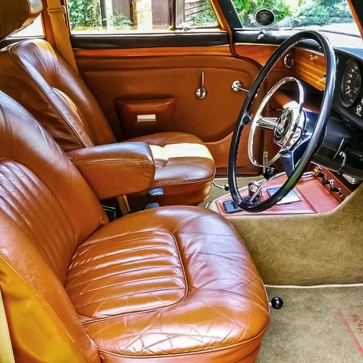 На аукціоні продадуть Rover P5 1973, автомобіль який возив Маргарет Тетчер Дана машина буквально привезла “Залізну леді” до влади - 3