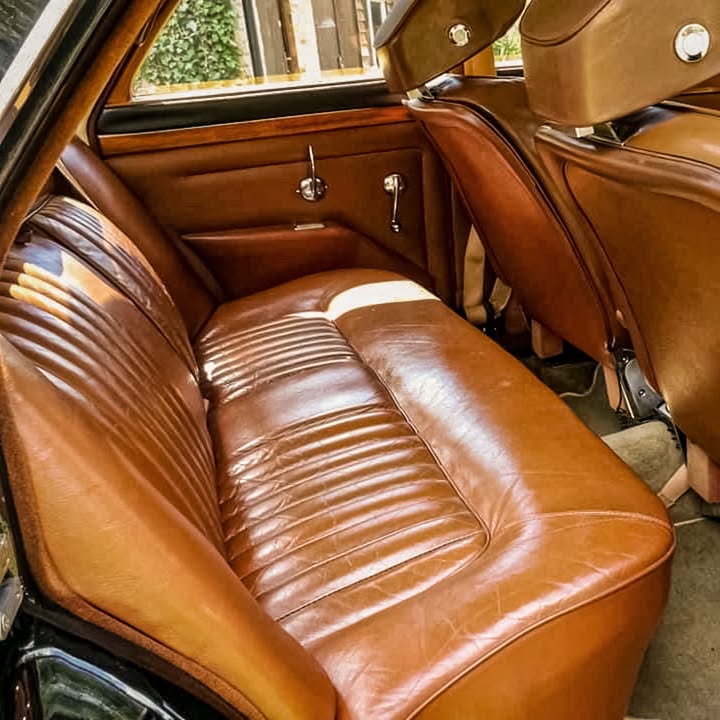 На аукціоні продадуть Rover P5 1973, автомобіль який возив Маргарет Тетчер Дана машина буквально привезла “Залізну леді” до влади - 4