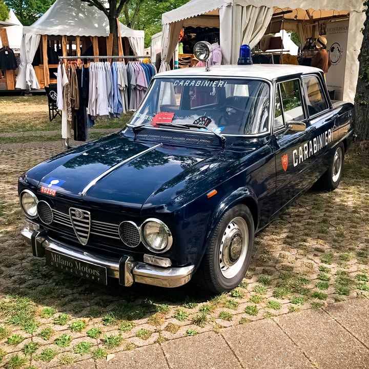 В Німеччині відбувся масовий фестиваль ретро авто культури - Classic Days 2022 Фестиваль Classic Days 2022 відбувся на минулих вихідних (6-7 серпня) в Дюссельдорфі 🇩🇪 і вразив нас своїм феноменальним успіхом - 6