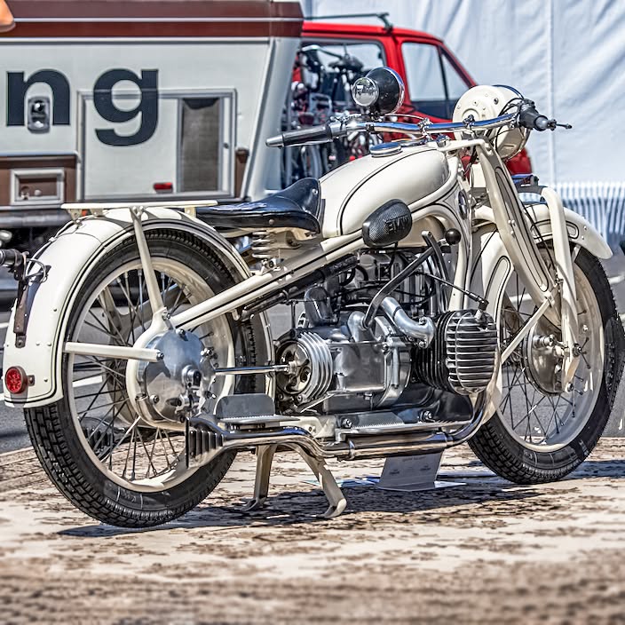 В Німеччині відбувся масовий фестиваль ретро авто культури - Classic Days 2022 Фестиваль Classic Days 2022 відбувся на минулих вихідних (6-7 серпня) в Дюссельдорфі 🇩🇪 і вразив нас своїм феноменальним успіхом - 10