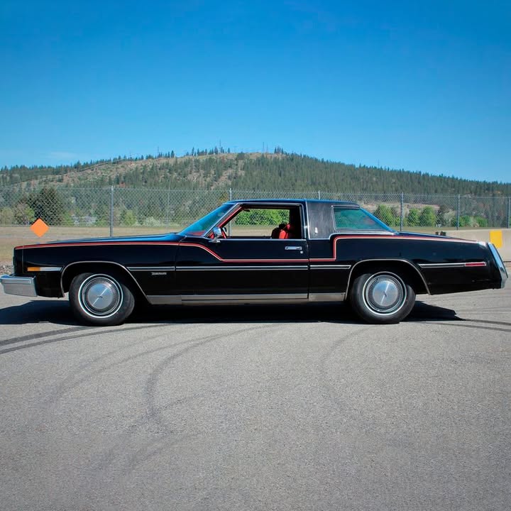 “Капсула часу” : відмитий Oldsmobile 1978 року виглядає як новенький після 30 років в гаражі Цей шикарний 🇸 “американець” - Oldsmobile Toronado XS 1978 року випуску - 2