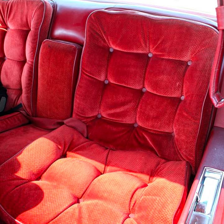 “Капсула часу” : відмитий Oldsmobile 1978 року виглядає як новенький після 30 років в гаражі Цей шикарний 🇸 “американець” - Oldsmobile Toronado XS 1978 року випуску - 6