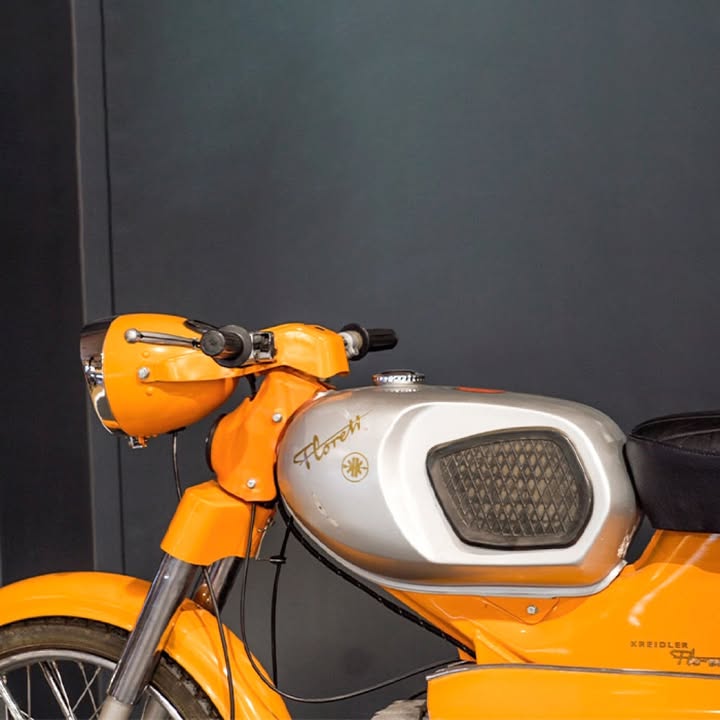 Мотоцикл місяця: Kreidler Florett 50/K54 1972 року Саме цього чарівного німця обрали “мотоциклом місяця (серпня)” в австрійському музеї ретро техніки Top Mountain Crosspoint, про який розповідали раніше Трішки історії - 1
