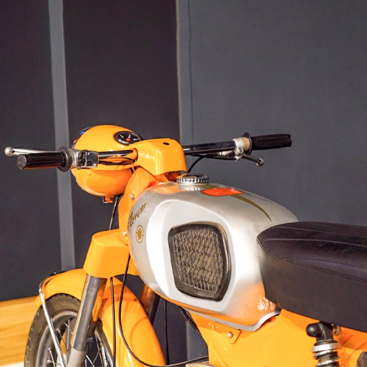 Мотоцикл місяця: Kreidler Florett 50/K54 1972 року Саме цього чарівного німця обрали “мотоциклом місяця (серпня)” в австрійському музеї ретро техніки Top Mountain Crosspoint, про який розповідали раніше Трішки історії - 2