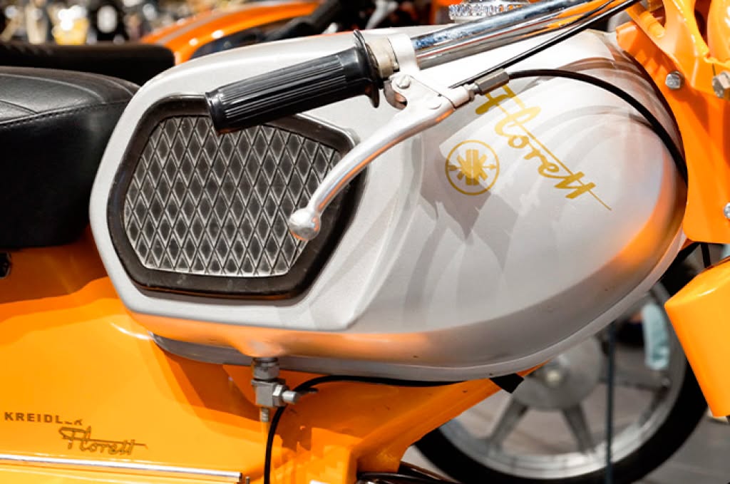 Мотоцикл місяця: Kreidler Florett 50/K54 1972 року Саме цього чарівного німця обрали “мотоциклом місяця (серпня)” в австрійському музеї ретро техніки Top Mountain Crosspoint, про який розповідали раніше Трішки історії - 4