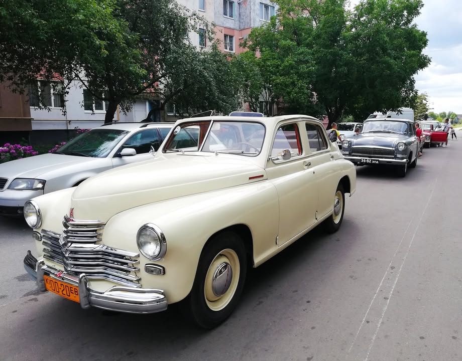Київською областю проїхали десятки ретро автівок - 1