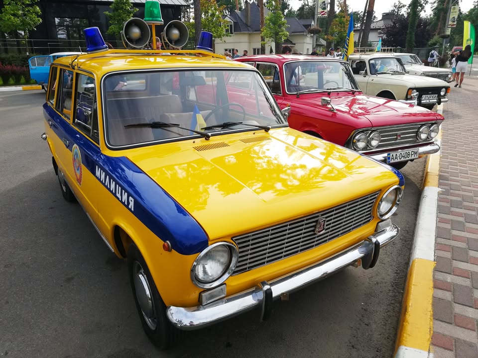 Київською областю проїхали десятки ретро автівок - 2