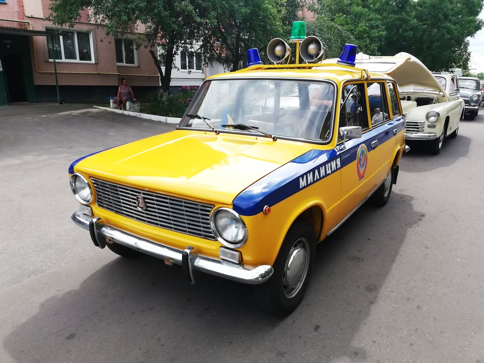 Київською областю проїхали десятки ретро автівок - 6