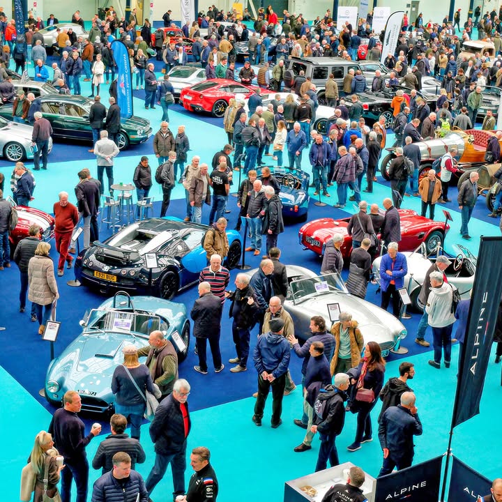 London Classic Car Show 2023: які раритети показали на величній англійській виставці - 1