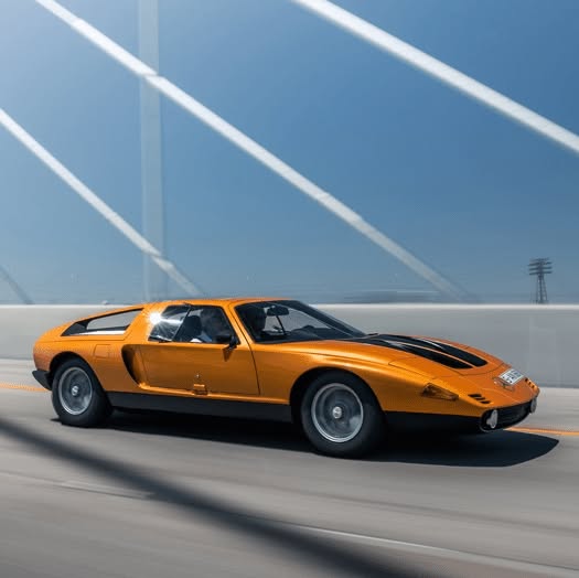 Знаменитий Mercedes C-111 побачили на вулицях Лос-Анджелеса Коли в 1969 році цей концепт кар з’явився на обкланидці популярного журналу Road & Track, мільйони фанатів марки Мерседес мріяли побачити цей автомобільний… - 9