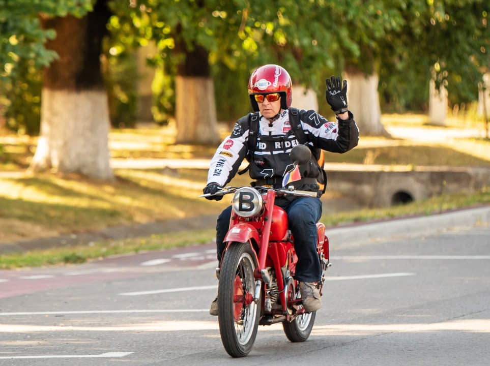В Румунії завершилося масштабне ралі - ФОТО Міжнародне мото ралі “FIVA World Motorcycle Event 2022” проходило з 14 по 18 липня з фіналом в місті Брасові, 🇷🇴 Румунія - 6