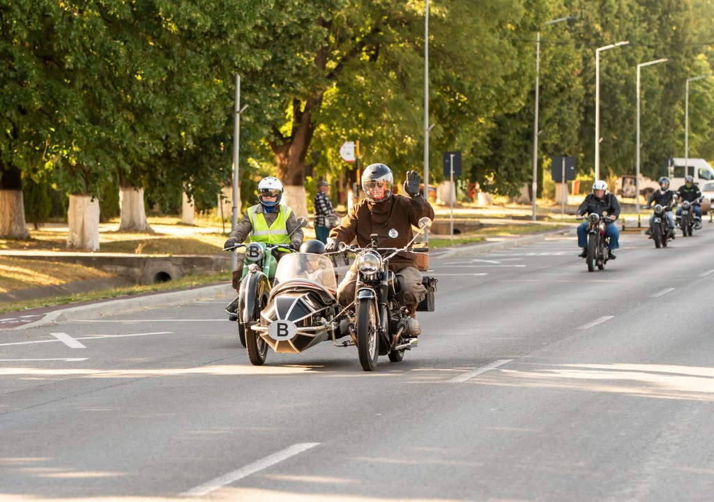 В Румунії завершилося масштабне ралі - ФОТО Міжнародне мото ралі “FIVA World Motorcycle Event 2022” проходило з 14 по 18 липня з фіналом в місті Брасові, 🇷🇴 Румунія - 7