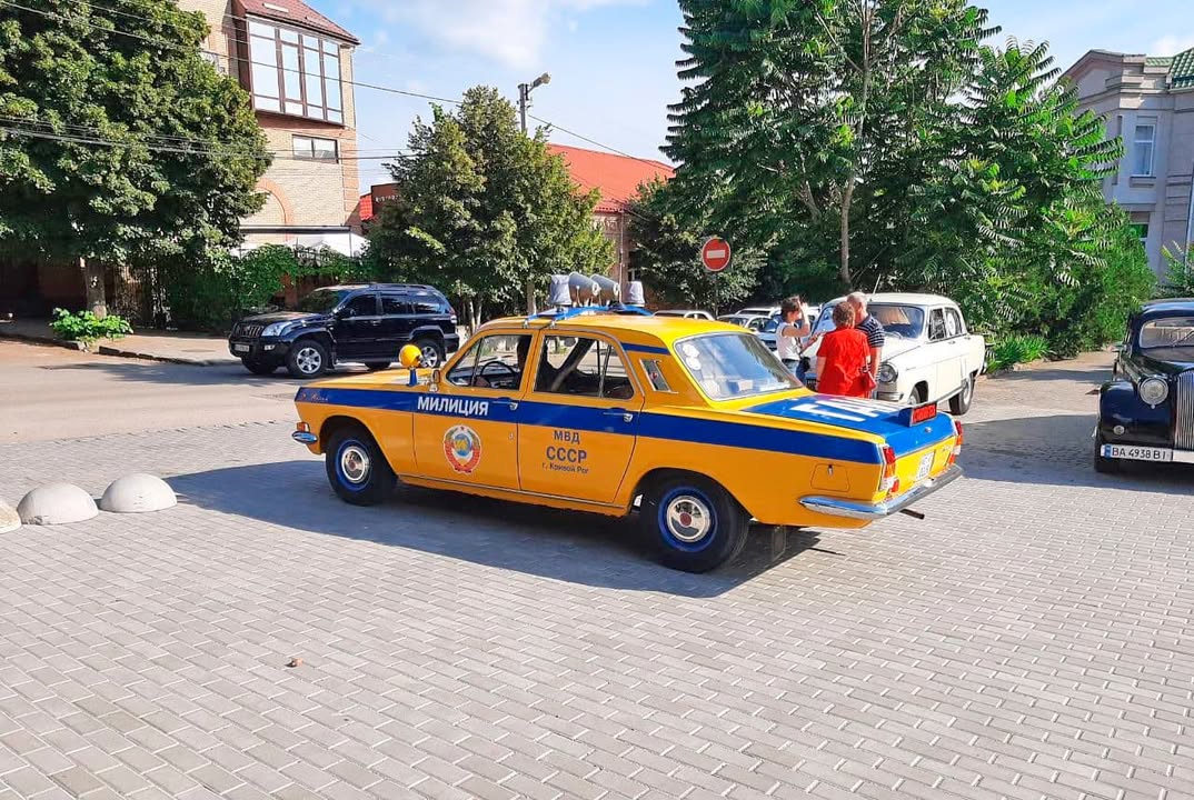 На Кіровоградщині відбулася виставка ретро техніки - 6