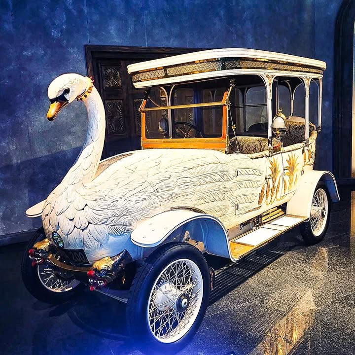 Голландський музей отримав особливу нагороду від президента FIVA Louwman Museum - скарбниця автомобільної історії - 3