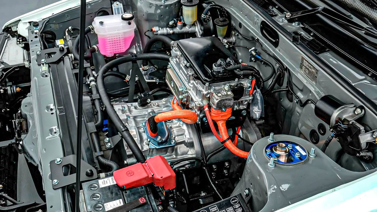 Toyota показала рестомоди на базі культових японських спорткарів Концепт-кари, а саме рестомоди Sprinter Trueno і Corolla Levin на основі кузова АЕ86, японський автогігант представив на автошоу Tokyo Auto Salon Toyota… - 8