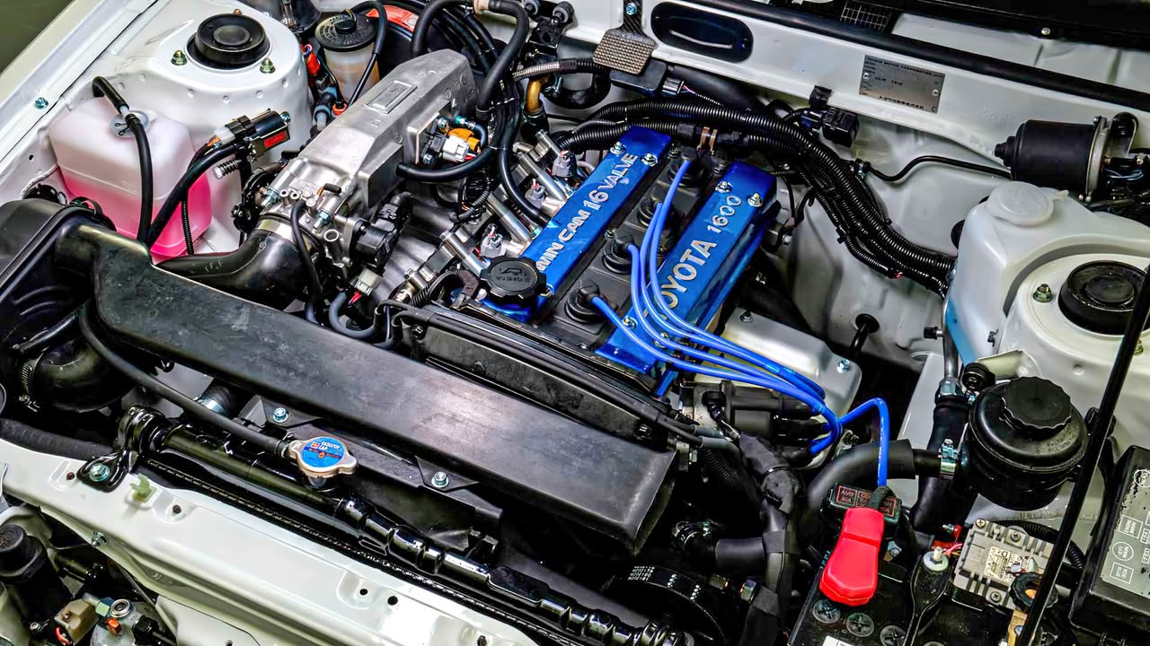 Toyota показала рестомоди на базі культових японських спорткарів Концепт-кари, а саме рестомоди Sprinter Trueno і Corolla Levin на основі кузова АЕ86, японський автогігант представив на автошоу Tokyo Auto Salon Toyota… - 9