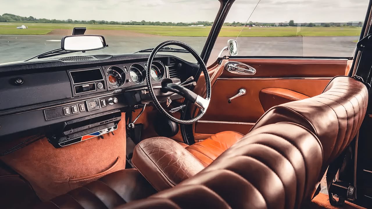 “Богиня” електричок: рестомод Citroen DS В останньому виданні журналу Top Gear показали цікаве авто - електрифікований Citroen DS 1972 року випуску, модель якого називають найкрасивішою в історії, “Богинею” Citroen DS… - 4