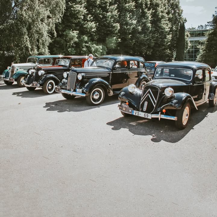 В Латвії відбувся видовищний пробіг вінтажних автомобілів Retromance - Фотозвіт Минулих вихідних в 🇱🇻 Латвії провели пробіг “Retromance”, який запам’ятався романтичною атмосферою та цікавою технікою - 2