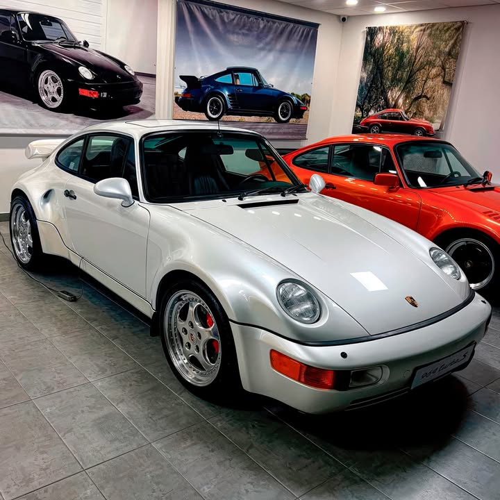 Показали фото секретної колекції Porsche Дніпровського бізнесмена Рідкісні ретро авто, які ви бачите - експонати приватного музею Станіслава Віленського, в Дніпрі - 5