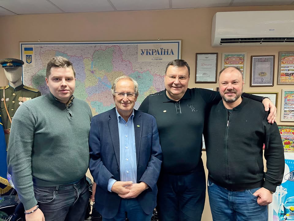 Україну відвідав Тіддо Брестерс, президент Міжнародної федерації ретро техніки Новий 2022 рік для Українського автомобільного клубу почався з історичної події - 1