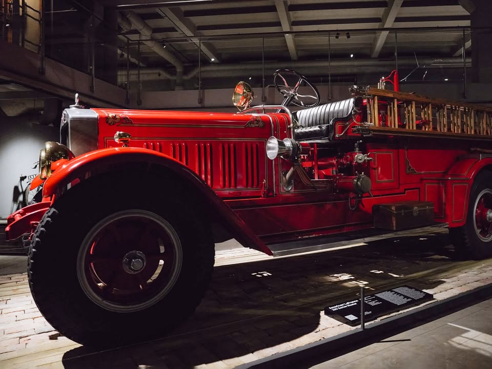 У Вільнюсі відкрився шикарний автомобільний музей - 11