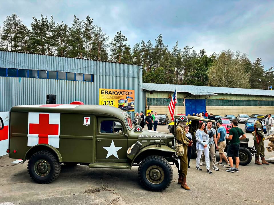 Український автомобільний клуб взяв участь у фестивалі "10 років Old Car Land - 5