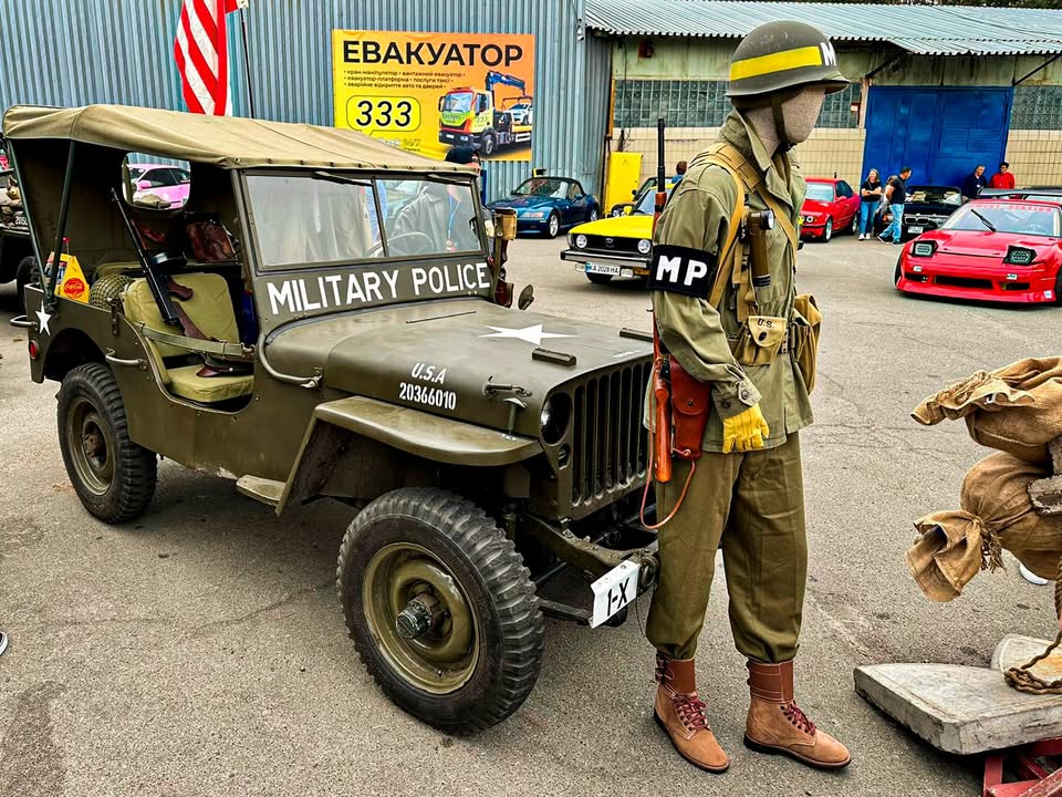 Український автомобільний клуб взяв участь у фестивалі "10 років Old Car Land - 6