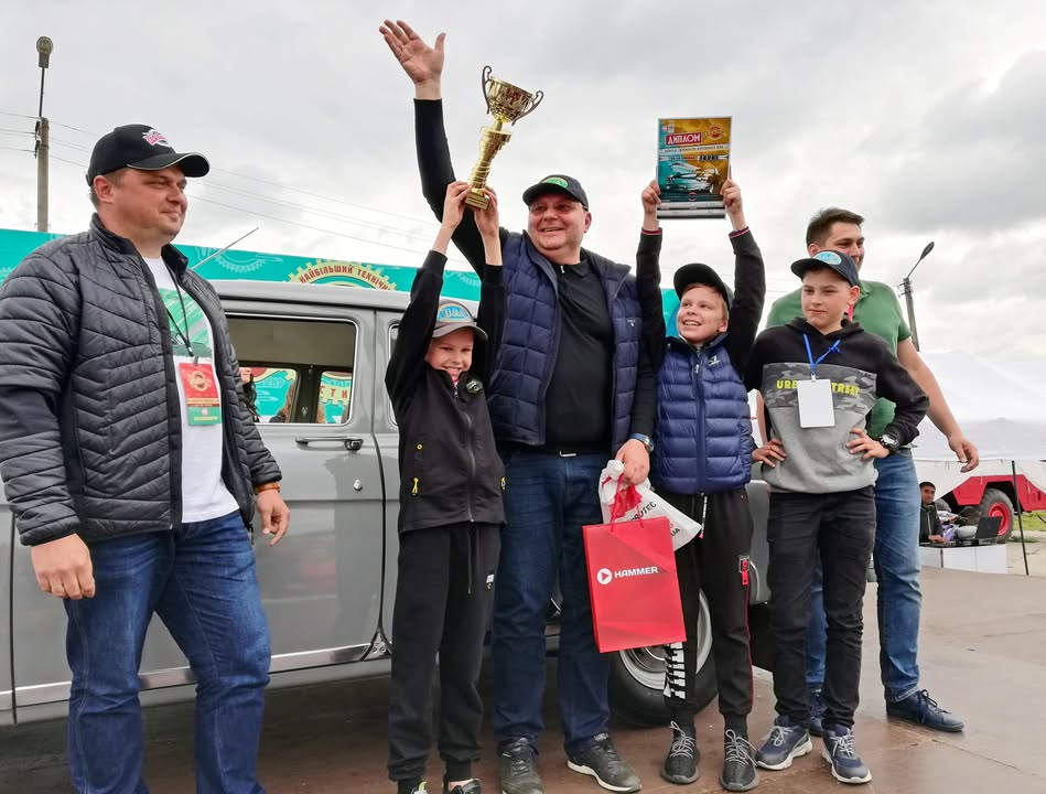 Вчора учасники провели останній день на найбільшому технічному фестивалі, В цю неділю Український автомобільний клуб проводжав наймасштабніший за багато місяців захід з ретро технікою - 1